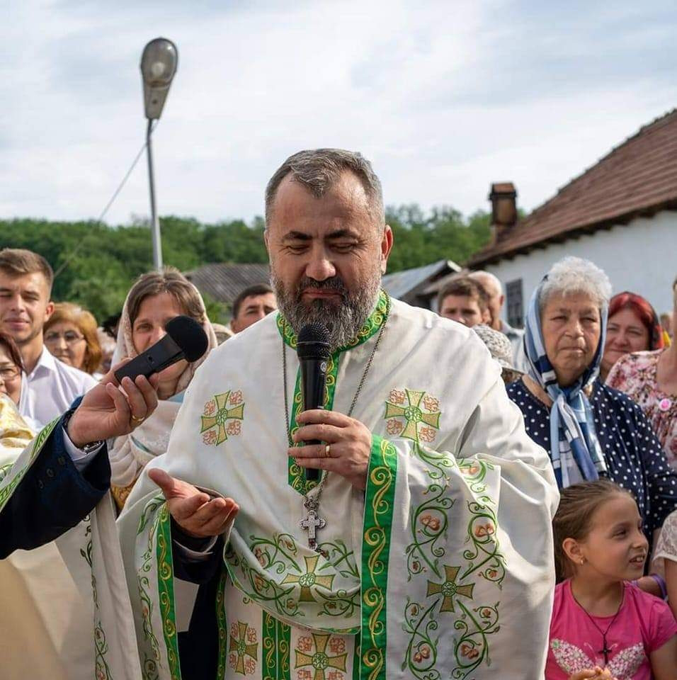 Masa bucuriei destinată tuturor săracilor de pe valea Trotuşului. Părintele protopop Ioan Bârgăoanu la ”Pulsul zilei”, cu Mihai Florin Pohoață – 8.09.2022.