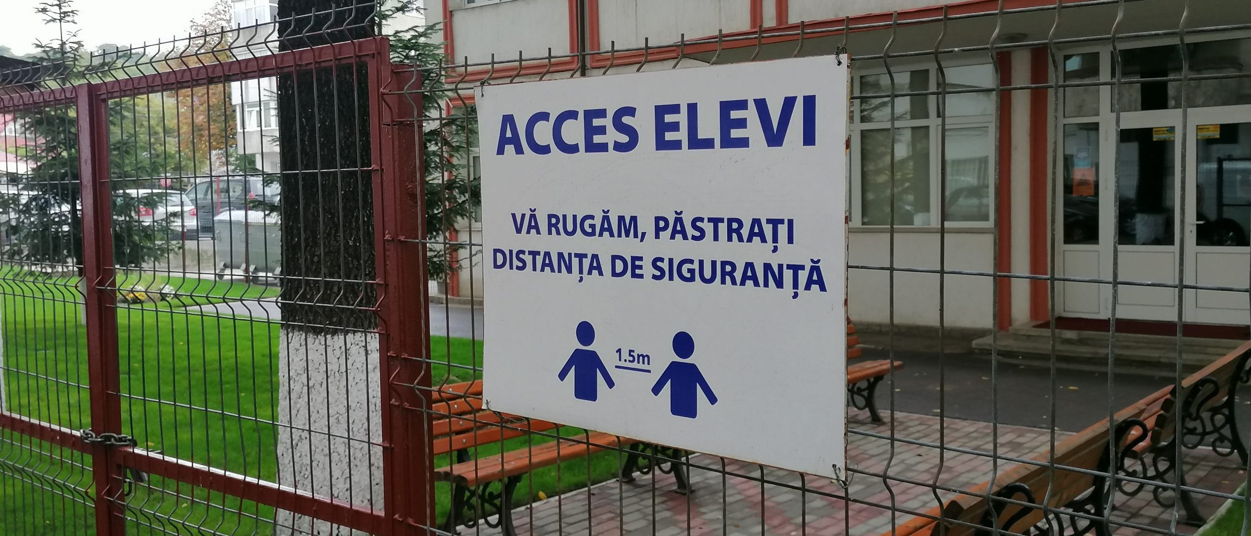 Iaşi: Anchetă demarată după ce elevi de la mai multe clase s-au bătut în curtea unui colegiu