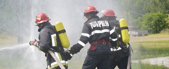 Vrancea: Exerciţiu de simulare a unui incendiu de pădure la Dumitreşti, organizat de ISU