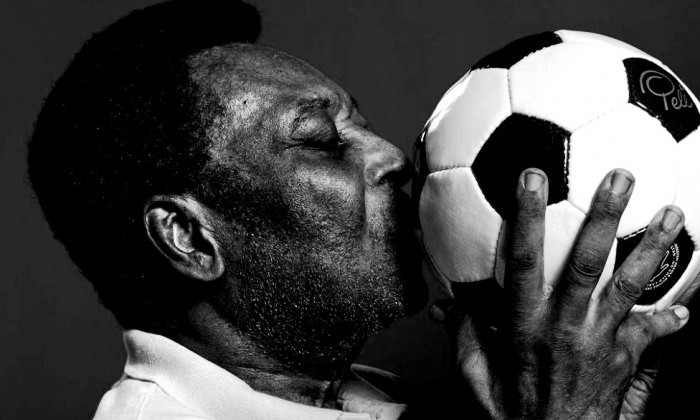 Fostul mare fotbalist brazilian Pele a încetat din viaţă, la 82 de ani