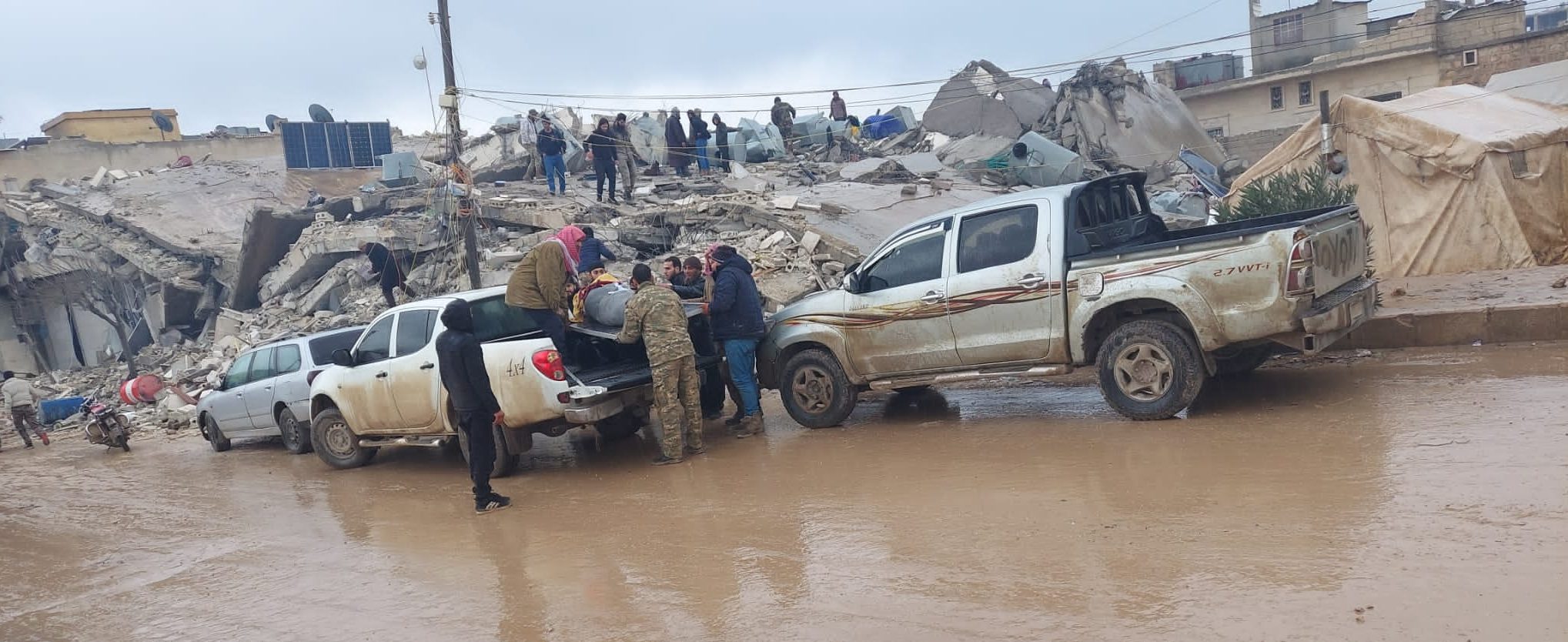 Milioane de refugiaţi, afectaţi de cutremurele din Turcia şi Siria