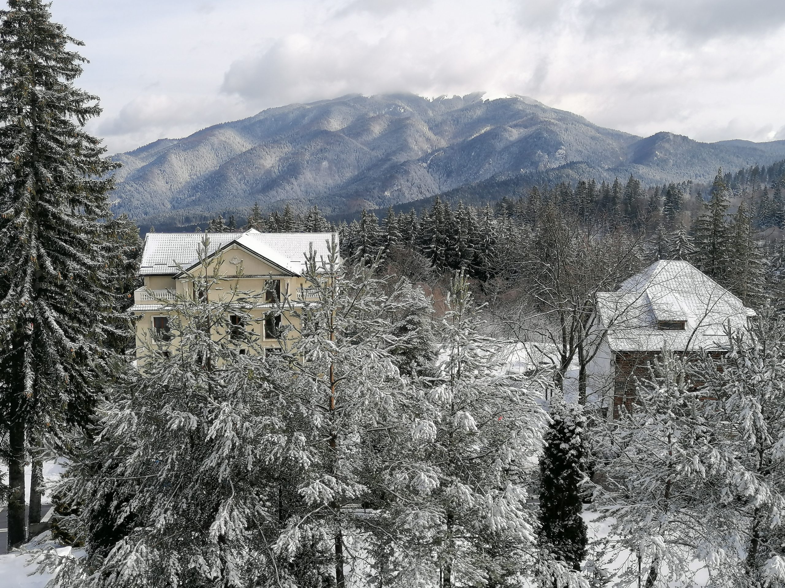 MAE: Recomandări pentru românii care călătoresc în străinătate de Paşte şi minivacanţa de 1 Mai