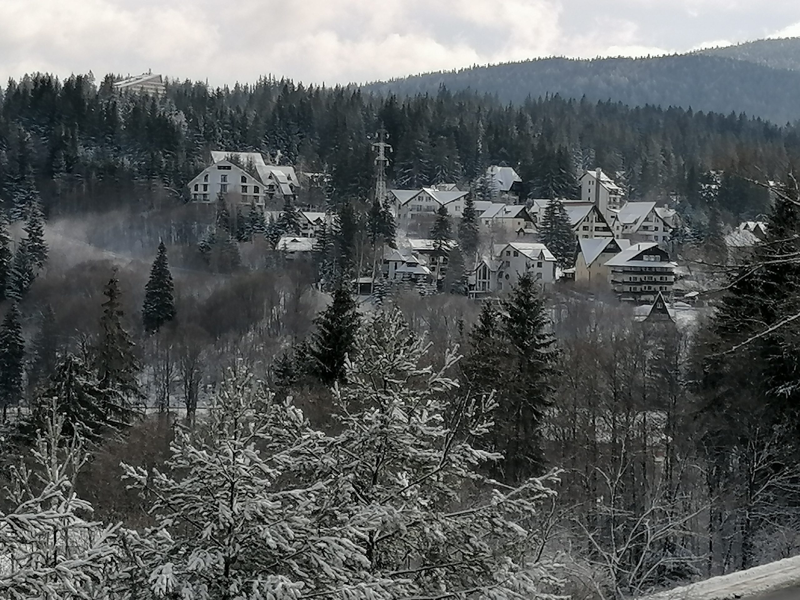 METEO: Vreme de iarnă în mai multe județe din țară