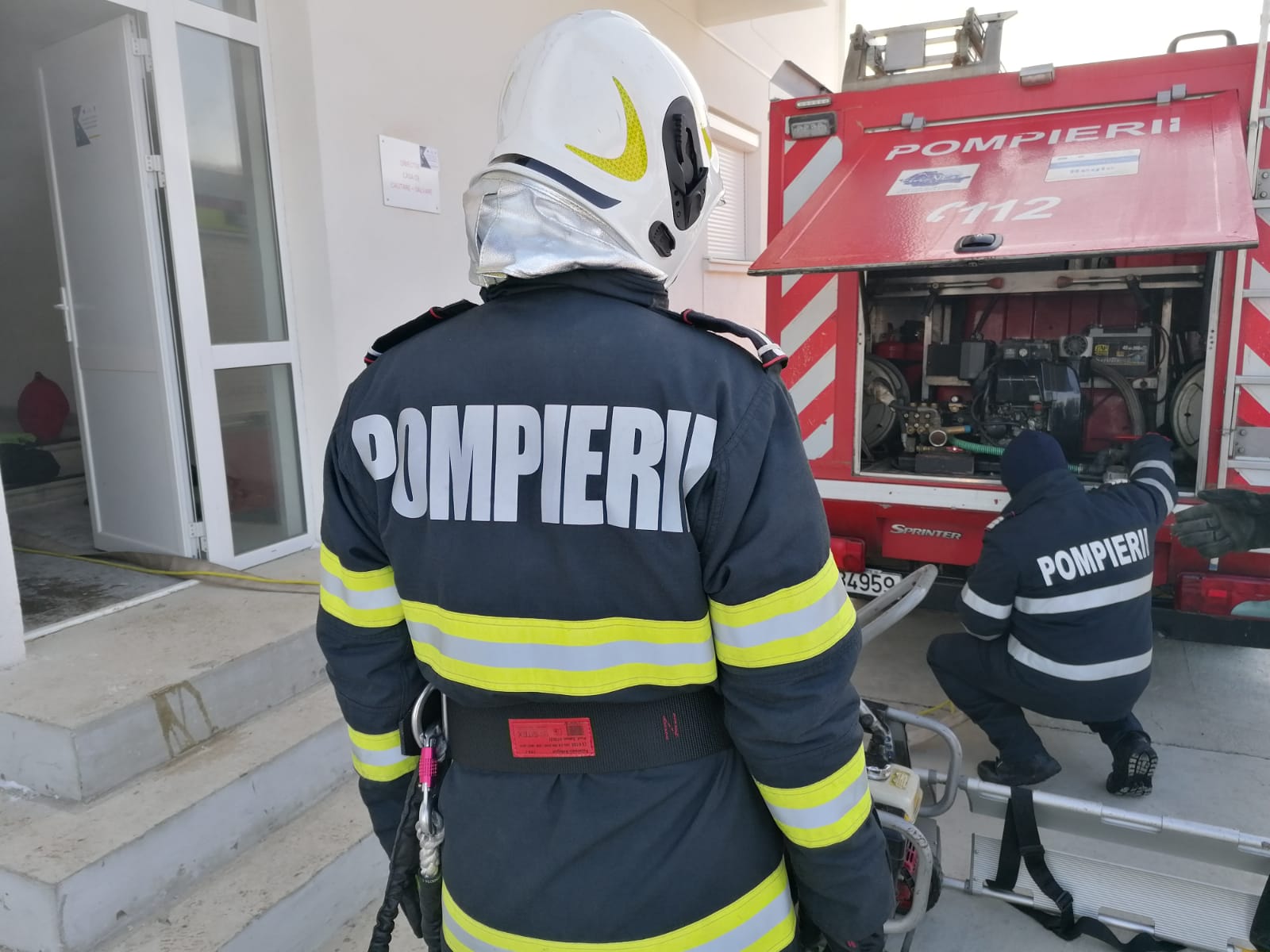 IGSU: Pompierii români au ajuns pe insula Rodos, zonă puternic afectată de incendii