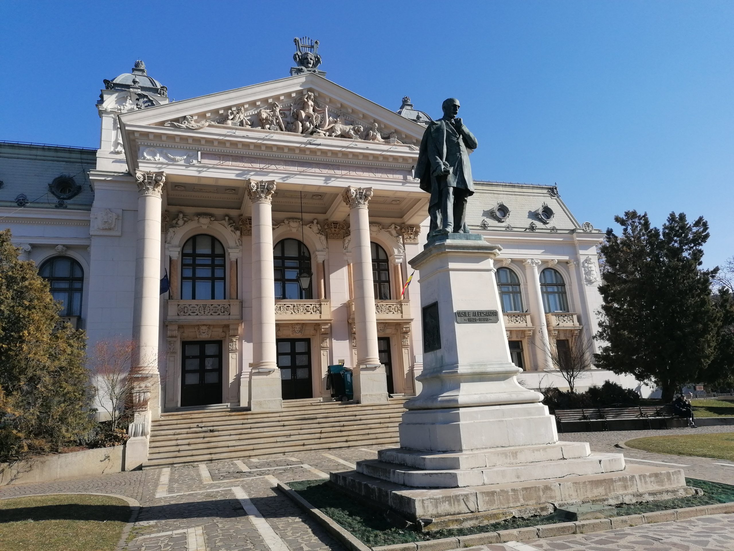 (AUDIO) Iași: Lucrările arheologice din fața Teatrului Național, aproape de final