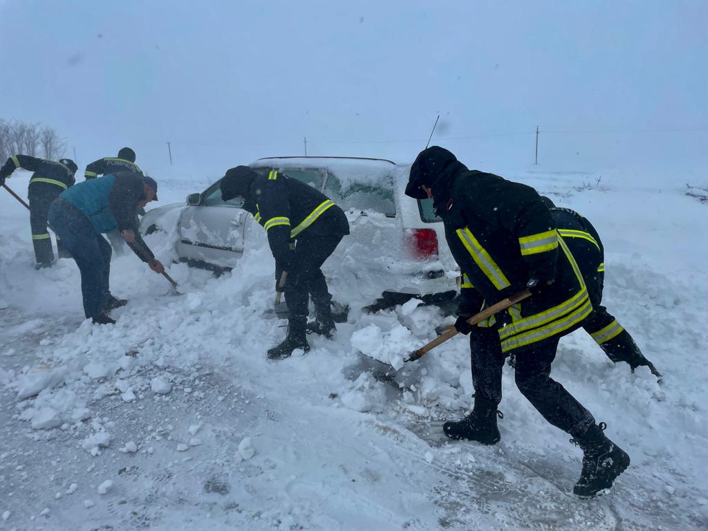 Zeci de mașini blocate în trafic în jud. Botoșani