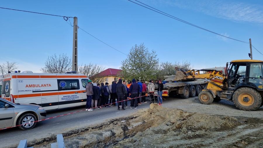 Bacău: Doi bărbaţi au murit după ce o placă de beton a căzut peste ei, la Secuieni