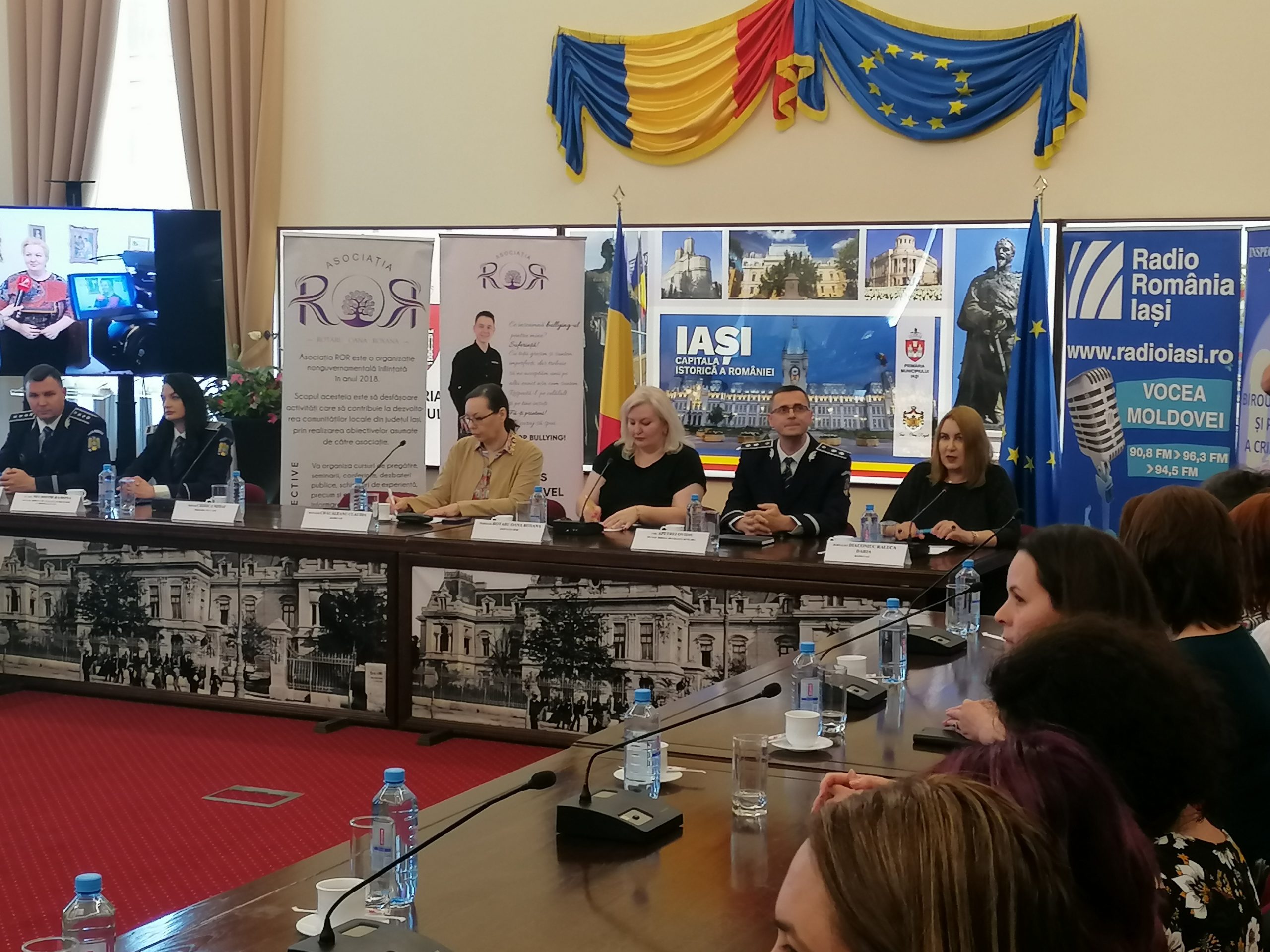 (AUDIO/FOTO) Asociația ROR, Radio Romania Iași și Inspectoratul de Poliție Iași, organizatorii Conferinței „Fenomenul BULLYING și CYBERBULLYING” în unitățile de învățământ din Regiunea N-E