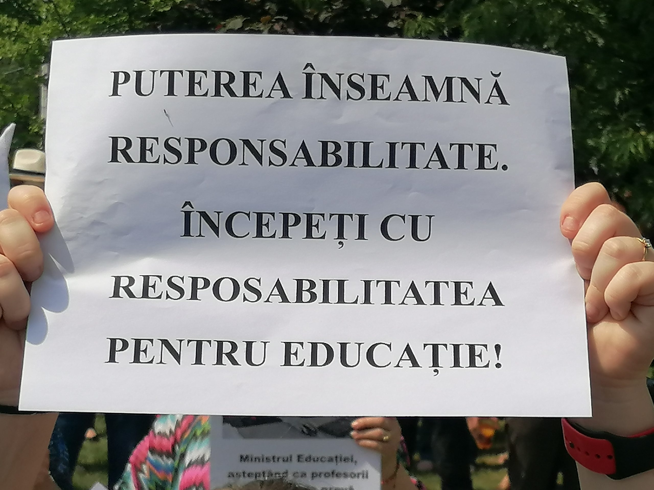 (AUDIO) Protest al cadrelor didactice la Suceava