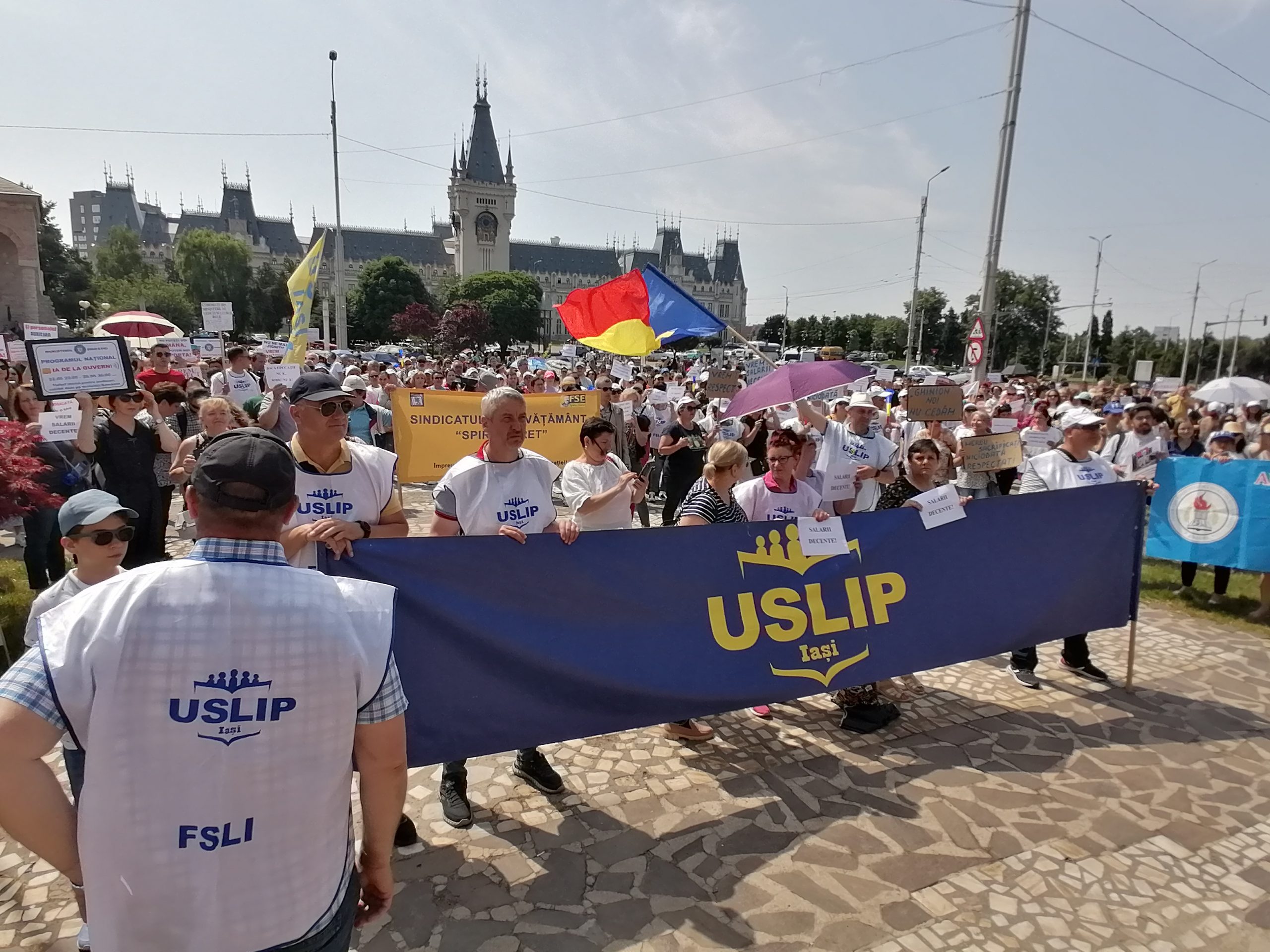 Liderii principalelor organizaţii sindicale din învăţământ şi-au exprimat nemulţumirea faţă de cifrele avansate de Guvern