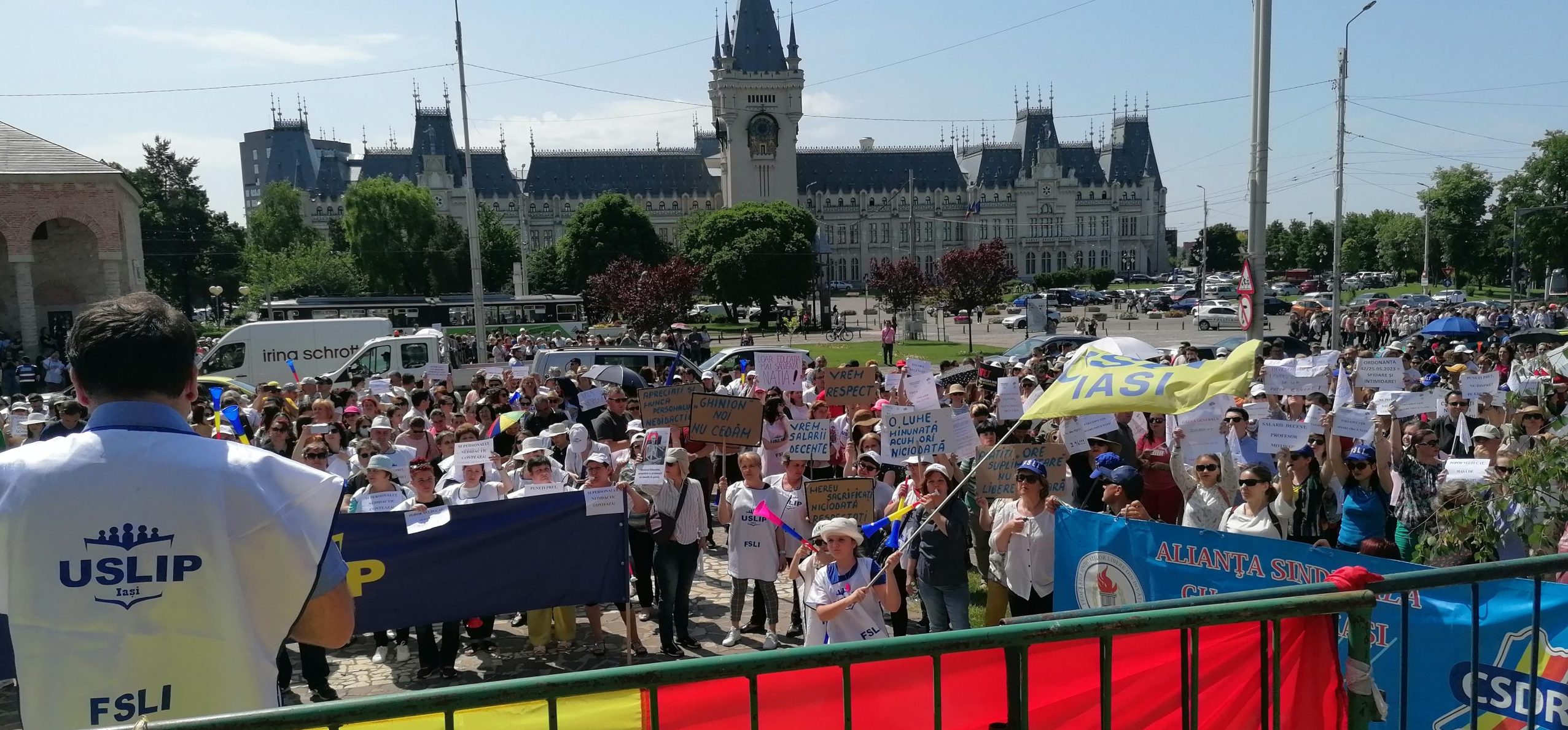 Protestele din educaţie continuă