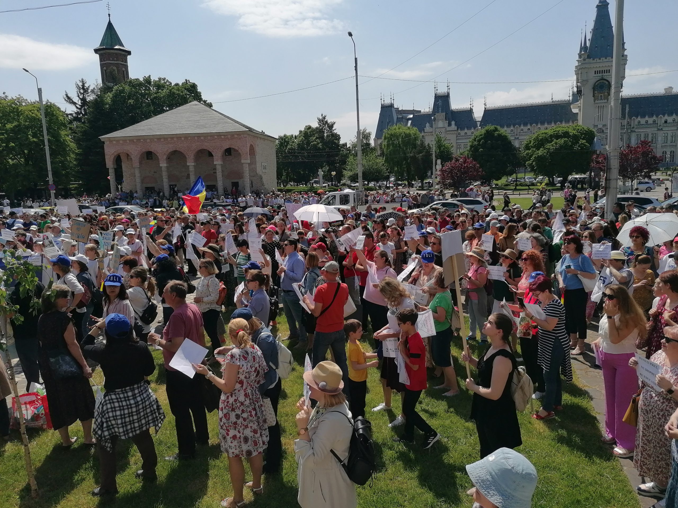 Sindicaliştii Federaţiei Solidaritatea Sanitară au pichetat unităţile medicale din toată ţara