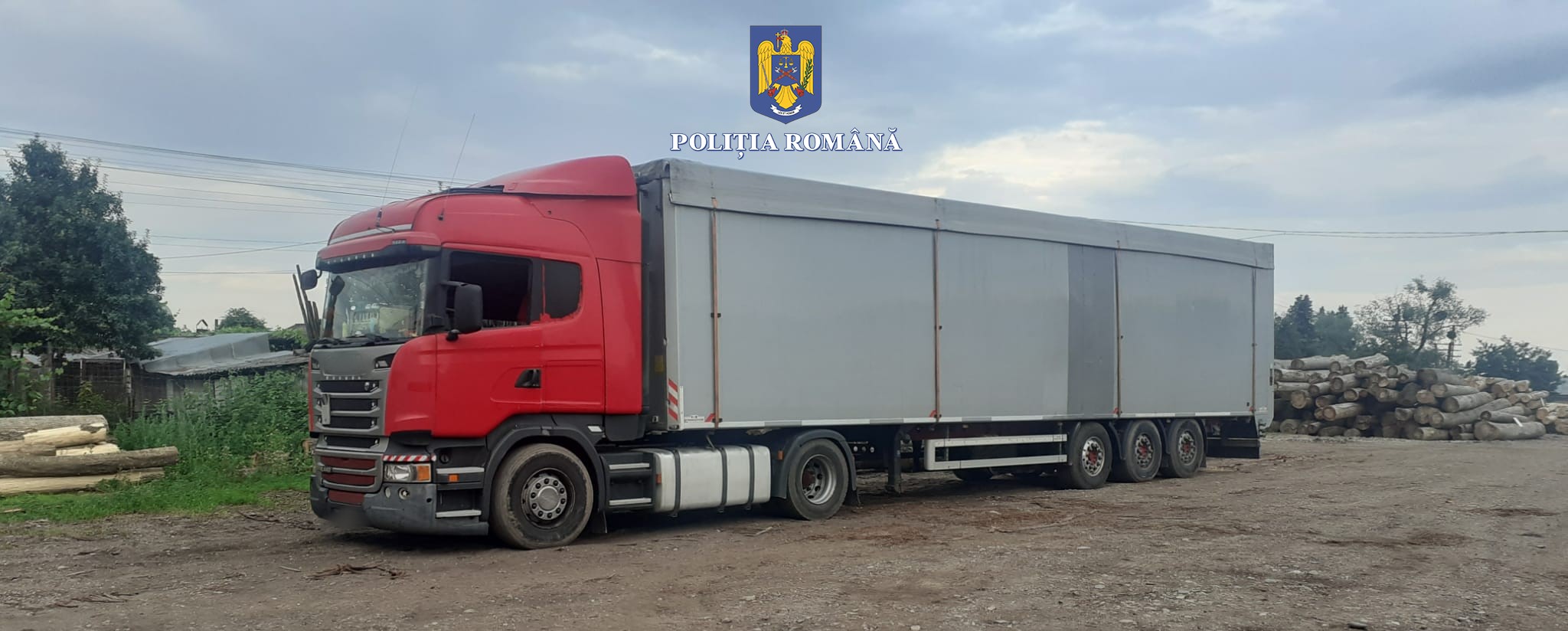 (AUDIO) Bacău: TIR cu transport ilegal de material lemnos, confiscat de polițiști