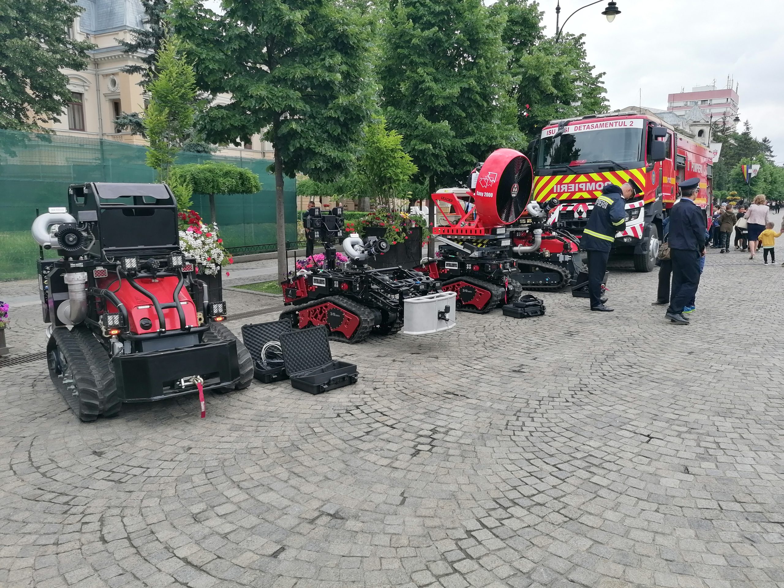 (FOTO/VIDEO/AUDIO) Iași: „Marți 13” – campanie de prevenire, desfășurată de ISU pe pietonalul Ștefan cel Mare