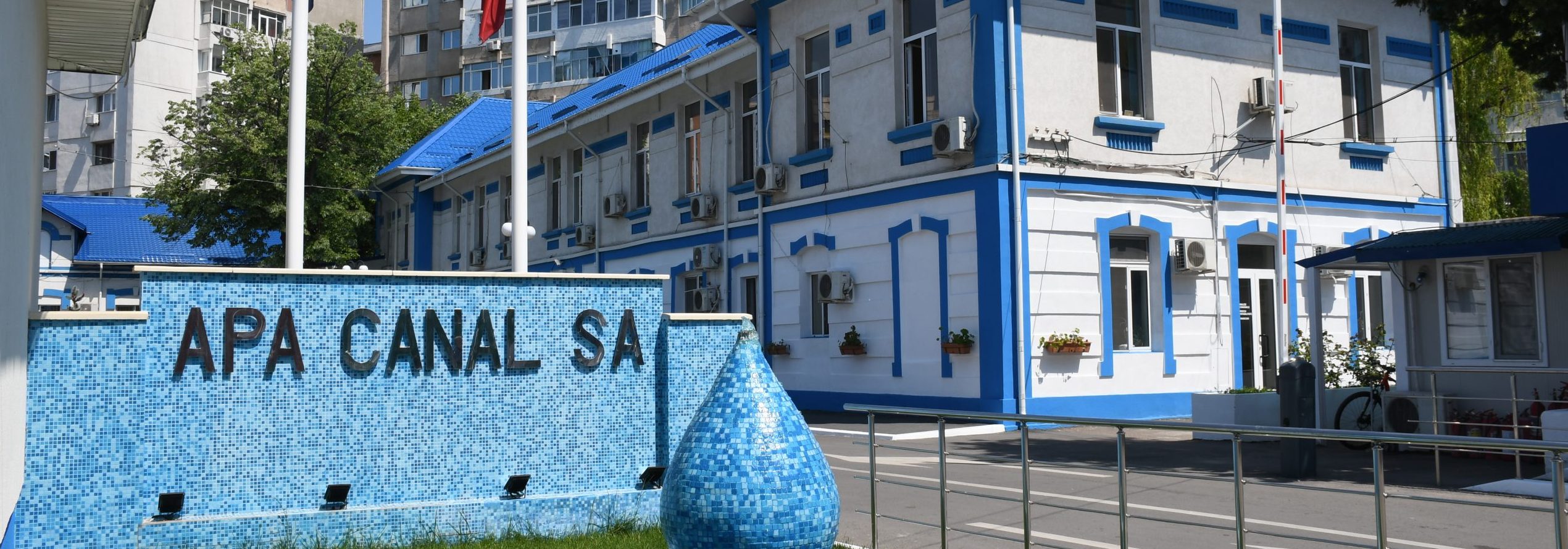 Galaţi: Protest în faţa sediului SC Apă Canal din cauza facturilor mari