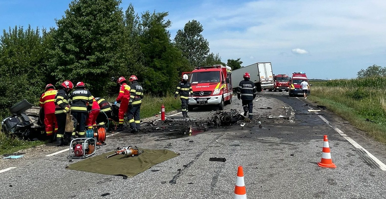 Suceava: Coliziune între un autoturism și un autotren în zona localităţii Cornu Luncii