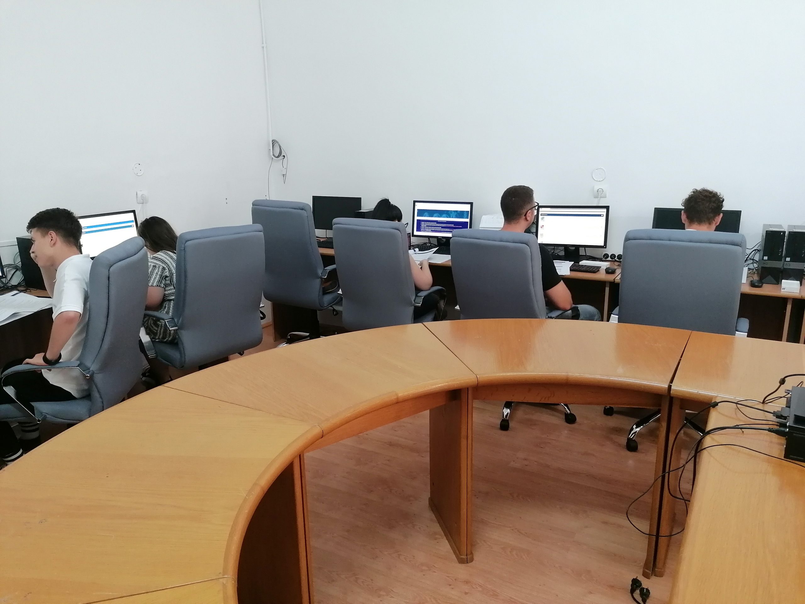 (FOTO/AUDIO) Call center pentru Admitere 2023, la UAIC Iași