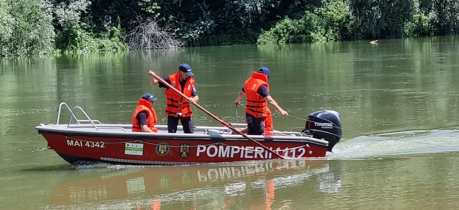 Bacău: Un copil de 12 ani şi un bărbat de 39 de ani s-au înecat în râul Trotuş