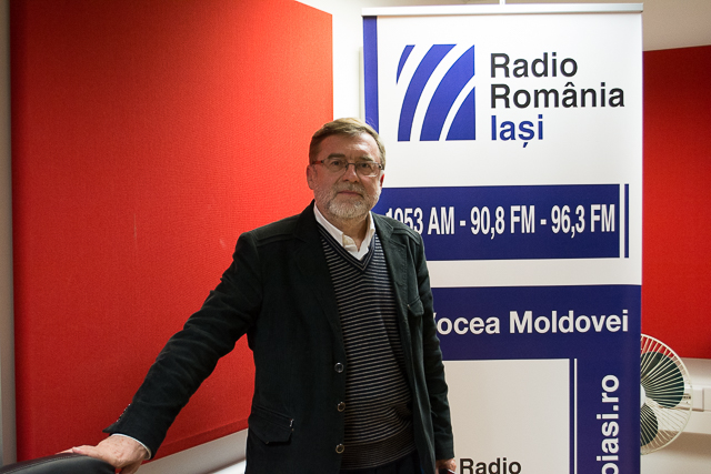 Serial radiofonic: Incursiuni în viața celui mai tânăr teatru de repertoriu din nord-estul României (I) – SPECTACOLUL ARTEI cu Alex Aciobăniței (02.08.2023)