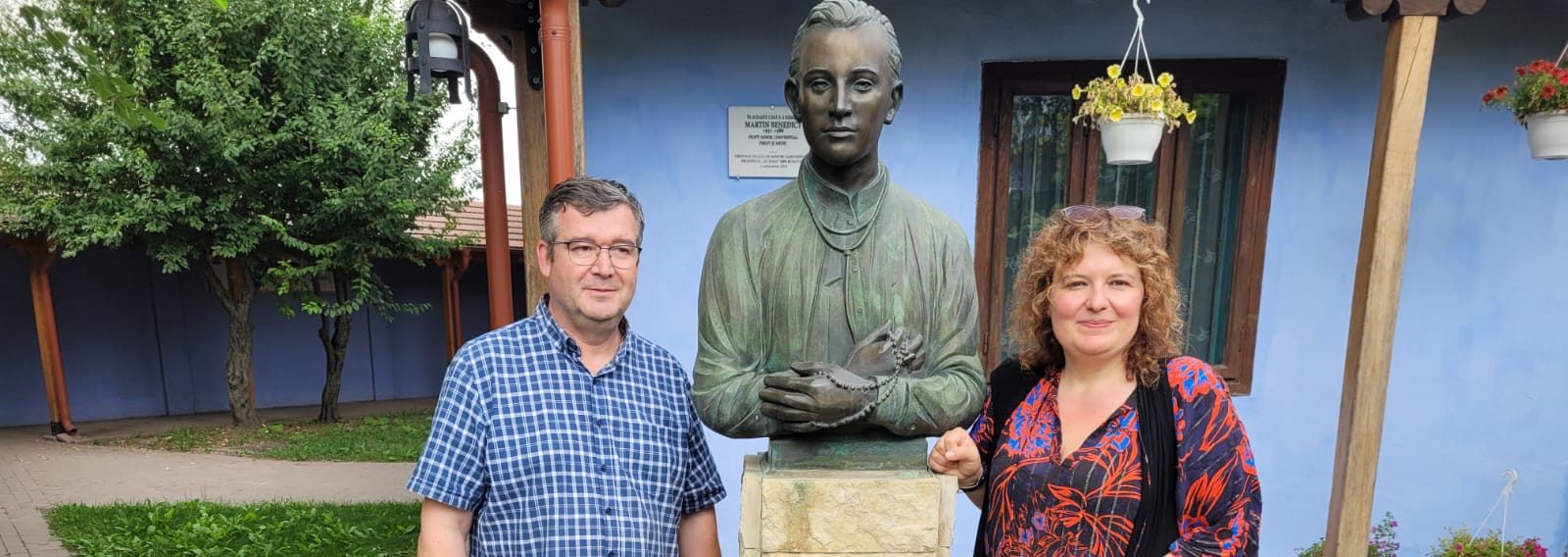 În vizită la Casa Memorială de la Galbeni, Bacău, a lui Martin Benedict, doctorul şi preotul Ordinului Fraţilor Franciscani Minori Conventuali. Emisiunea ”Weekend cu prieteni” (17.09.2023)