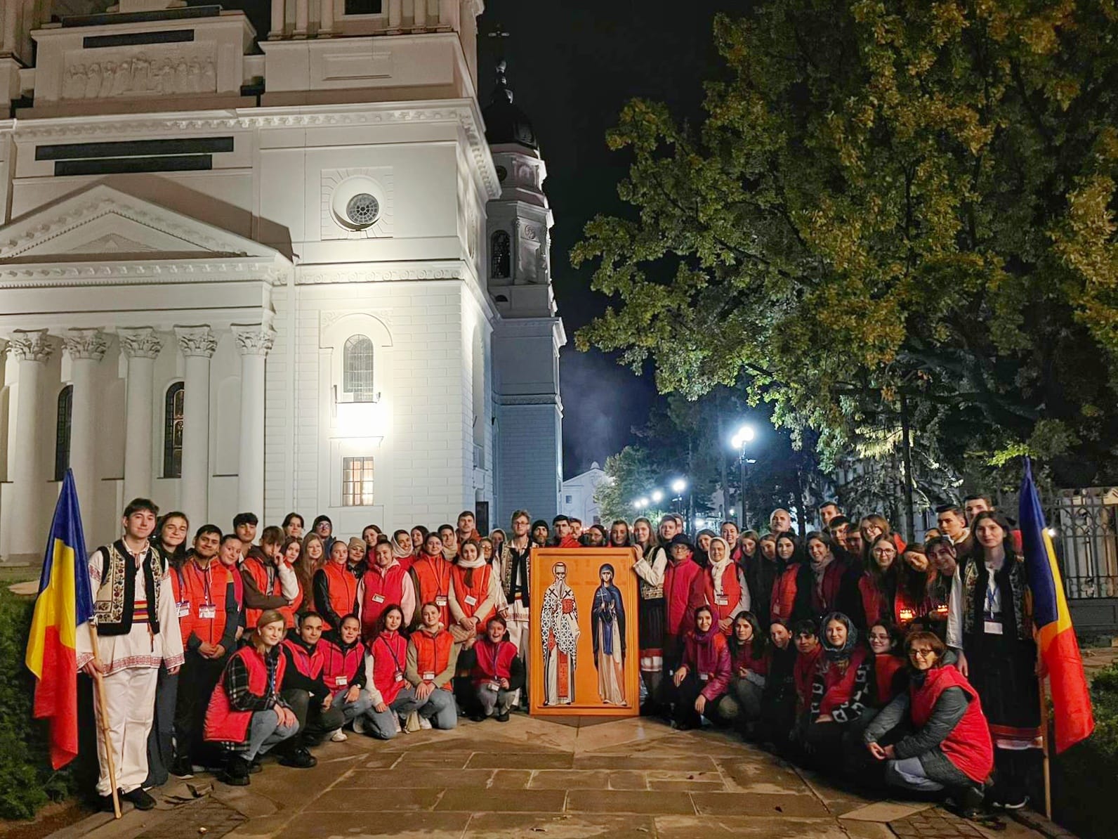 Voluntarii sunt alături de pelerinii sosiți la Hramul Sfintei Cuvioase Parascheva. Bună Dimineața la Radio Iași