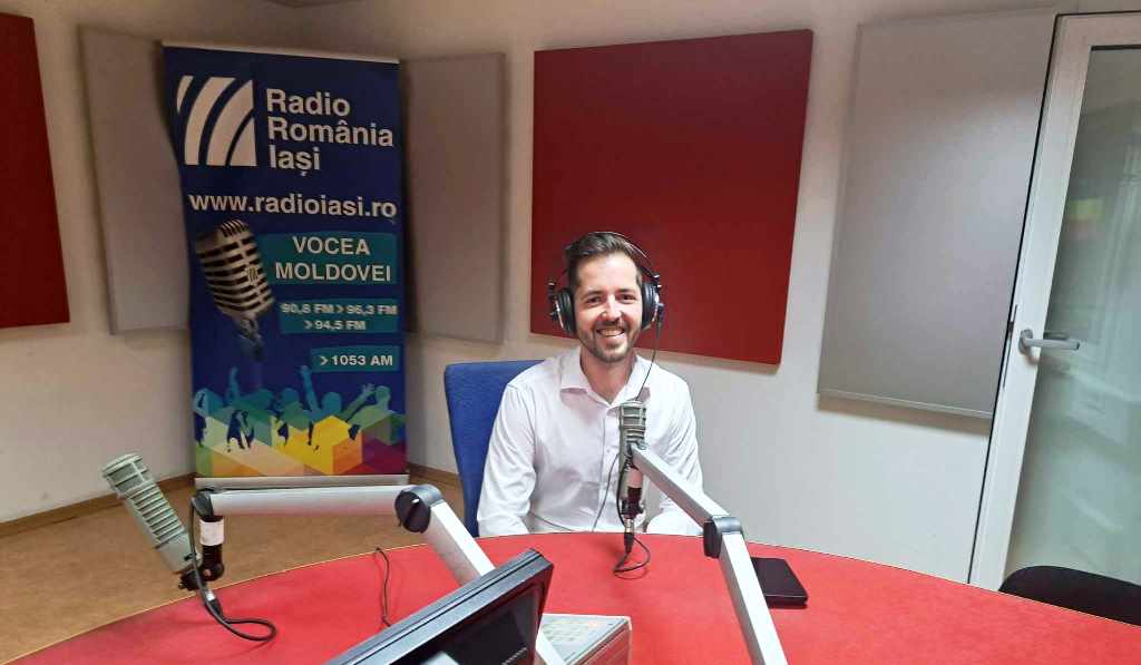 Fotografierea irisului, o amintire de neuitat! Anton Petruț în direct la Radio Iași