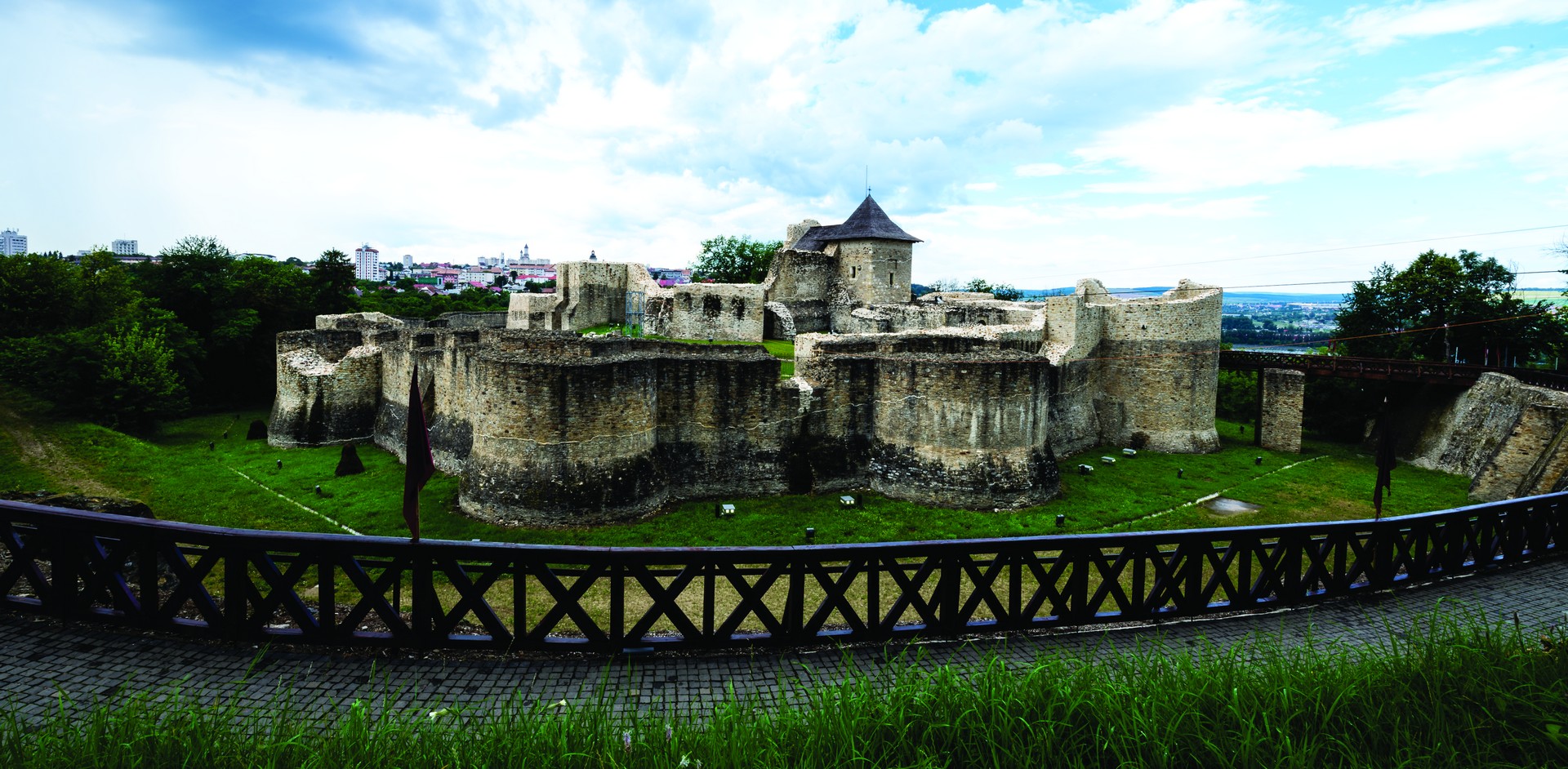 Cetatea de Scaun a Sucevei, închisă ca urmare a unor lucrări la podul de acces