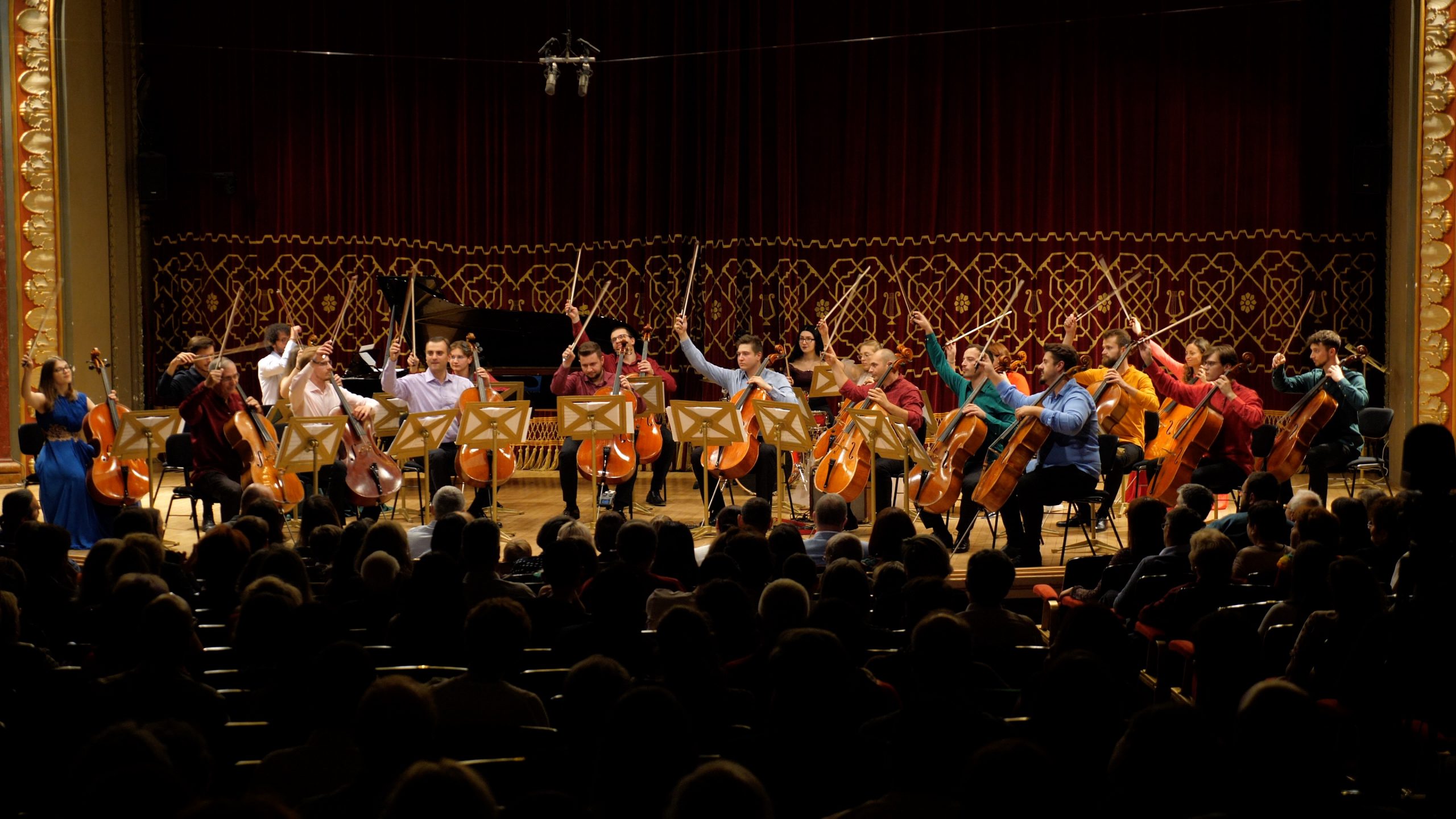 Violoncelistul Marin Cazacu și Ansamblul Violoncellissimo, concert extraordinar – de la Baroc la… Rock, la Sofia