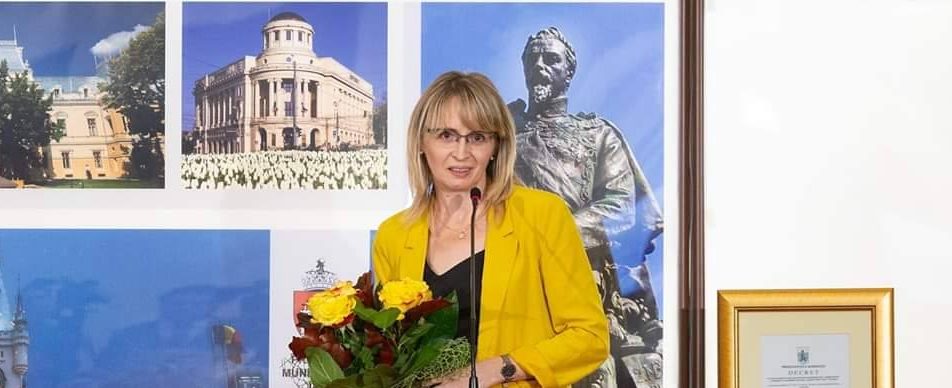 Pledoarie pentru lectură. Cristina Hermeziu, jurnalist literar: ”lectura e ca o autostradă, te duce foarte departe. Cu cât mai multe cărți ai citit, cu atâtea ieșiri pe alte ramuri și pe alte autostrăzi ai”. Emisiunea ”Weekend cu prieteni”, realizator – Horia Daraban (18.02.2024)