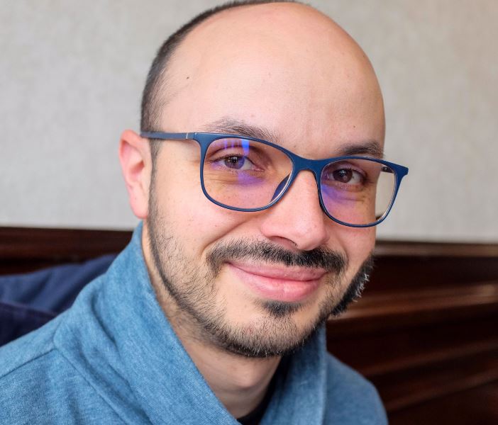 #StareaEducației: (INTERVIU) Liviu Gajora, coordonator ACORD: “Am trecut dintr-o lume în care “informația este putere”, într-o lume în care “a distinge și a evalua informația este putere”, iar dezbaterile te fac să reflectezi foarte des la anumite teme, să le cercetezi, să-ți formezi opinii foarte puternice”.