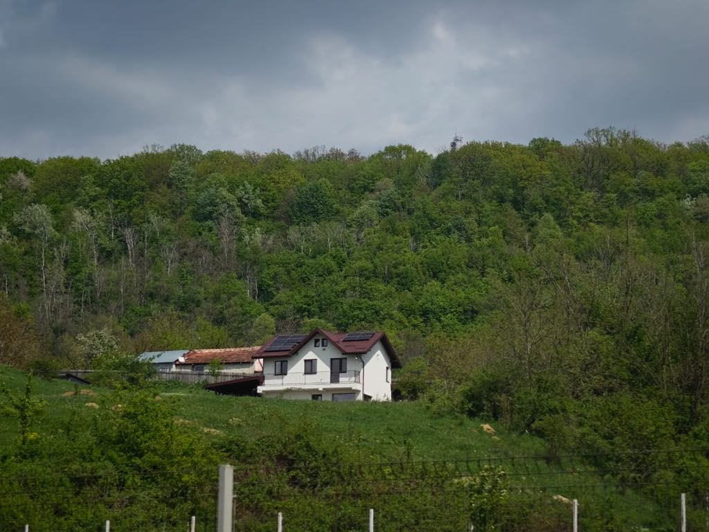 (NOW CASTING) METEO: Atenționare COD GALBEN de averse și intensificări ale vântului în județele Vaslui, Vrancea, Galați și Bacău