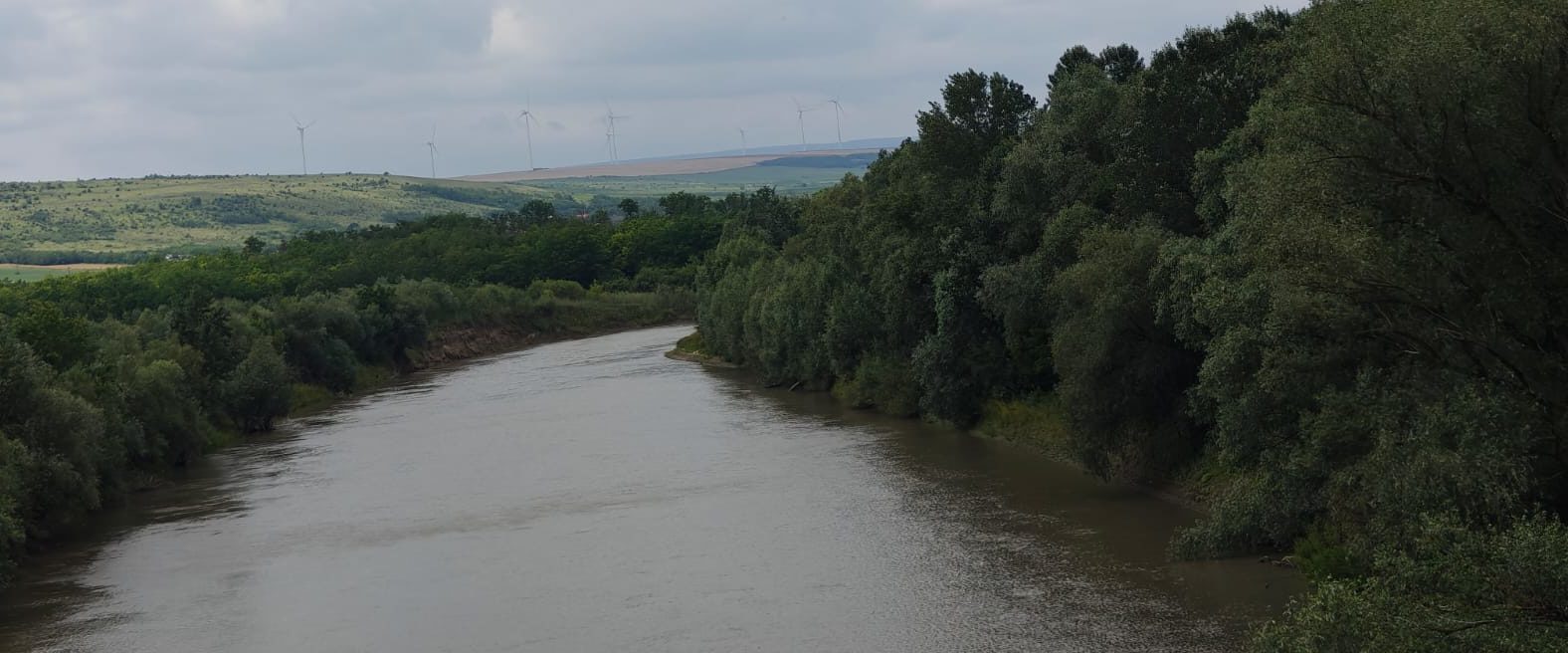 Botoşani: Un nou protest faţă de maşile de tonaj greu care cară produse de balastieră din Siret