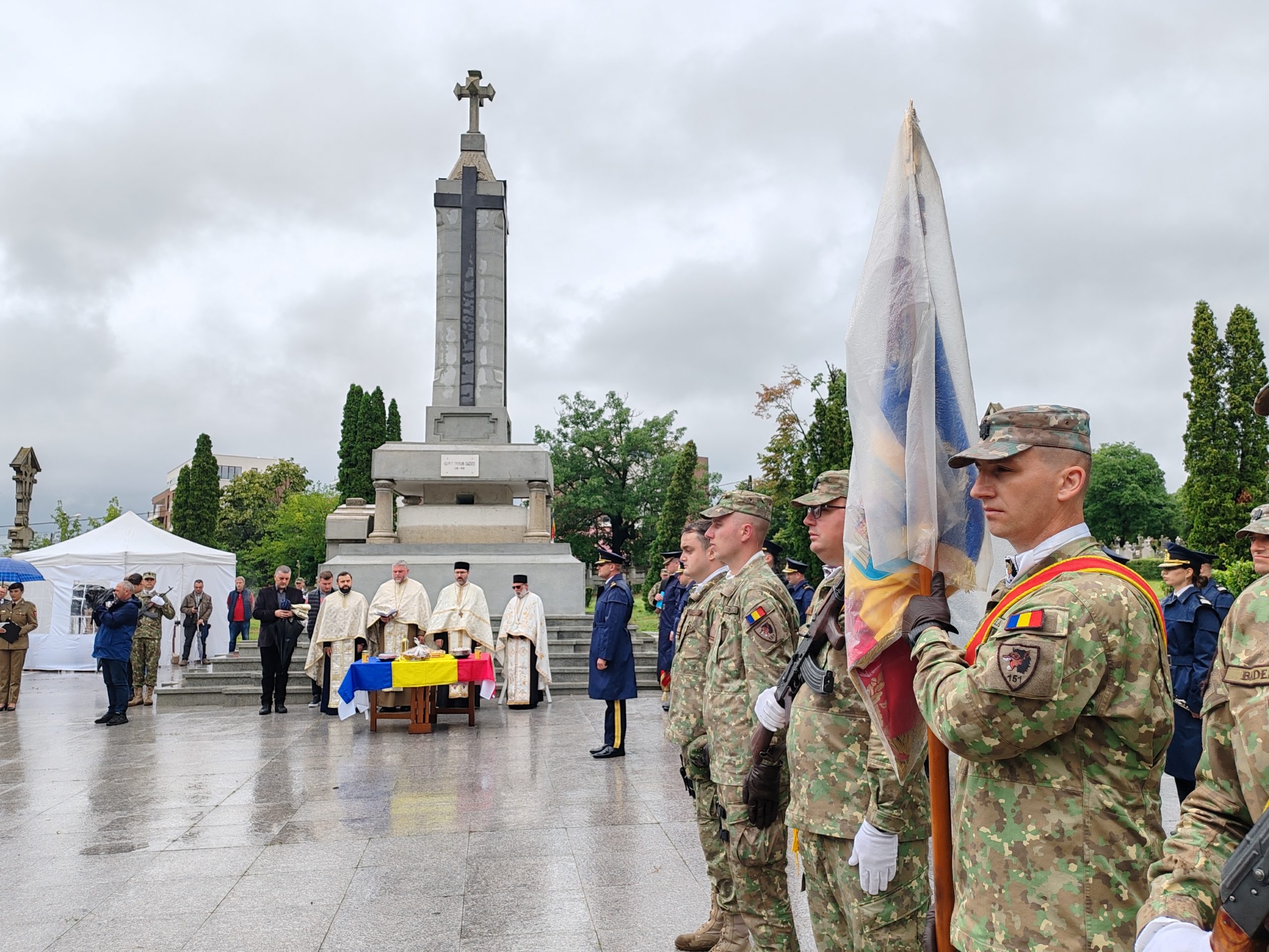 (AUDIO/FOTO) Manifestări dedicate Zilei Eroilor, la Iași