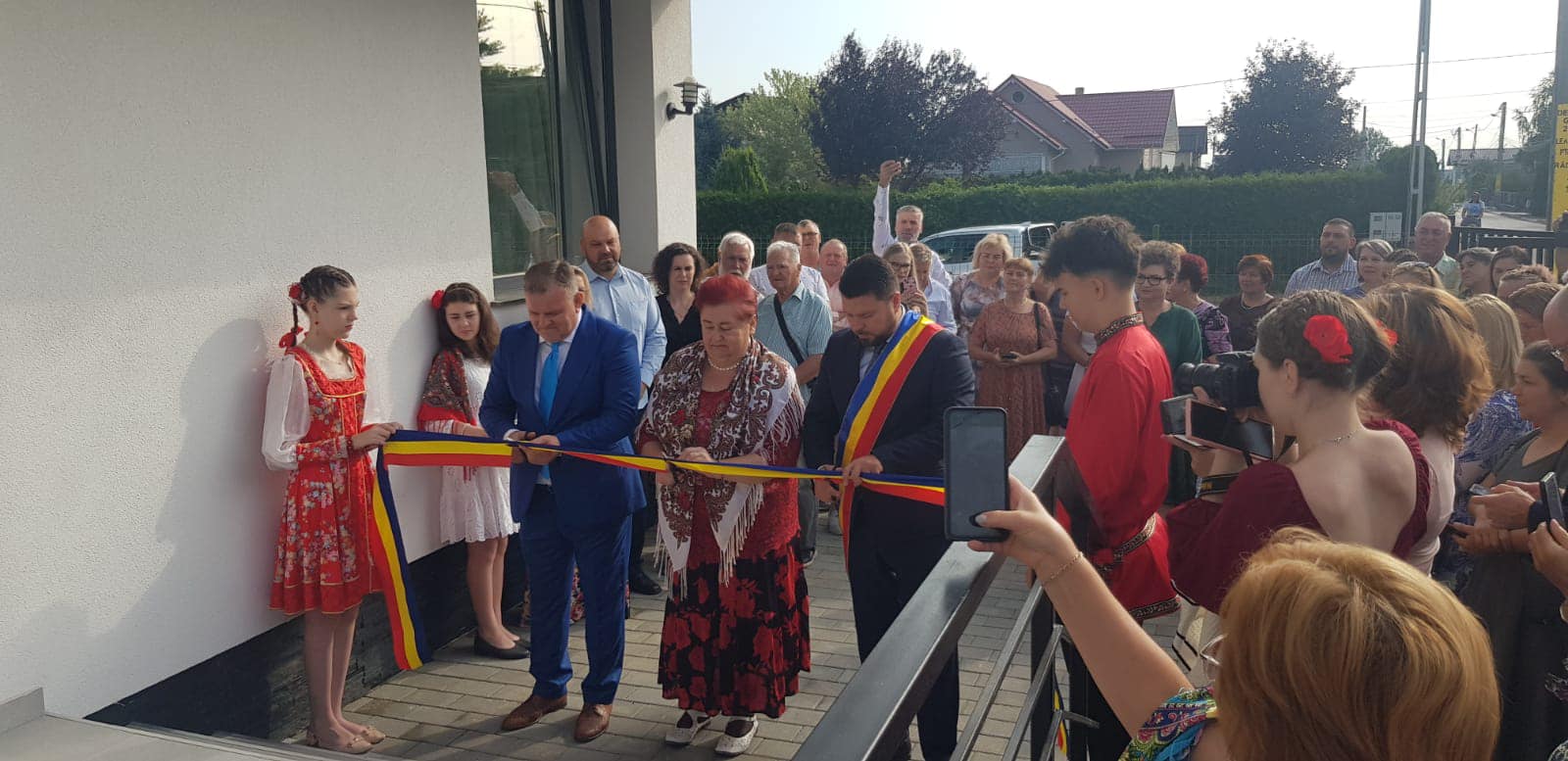 Inaugurare a Centrului de Educație și Cultură în Comunitatea Staroveră din Rădăuți – subiect al emisiunii Comunități Etnice/Ruși Lipoveni din 14 august a.c., de pe undele Radio Iași, h. 20 și 30 de minute, cu Dumitru ȘERBAN