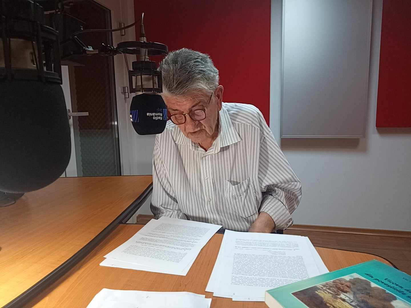 Vicovu de Jos din povestirile sătenilor, de prof. Victor Iosif – subiect al emisiunii Tradiții de joi, 15 AUGUST 2024, ora 21:03 – cu Dumitru ȘERBAN