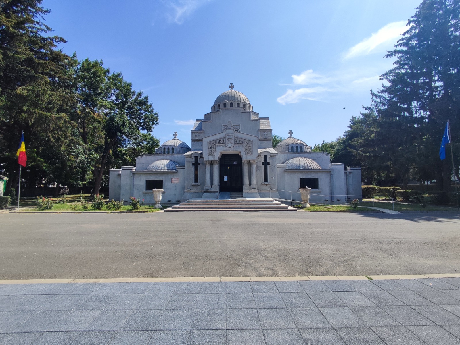 Institutul Hispano Român organizează expoziția foto-documentară „Eroism și credință: Memoriale ale neamului românesc” la Castellon de la Plana