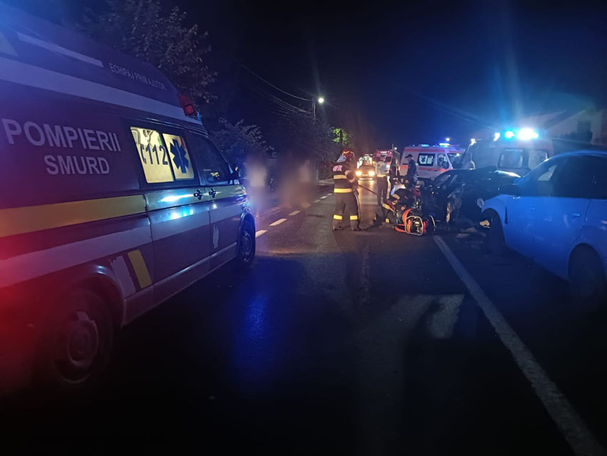 (FOTO) Suceava: Accident rutier cu nouă victime pe E85, pe raza localităţii Drăguşeni