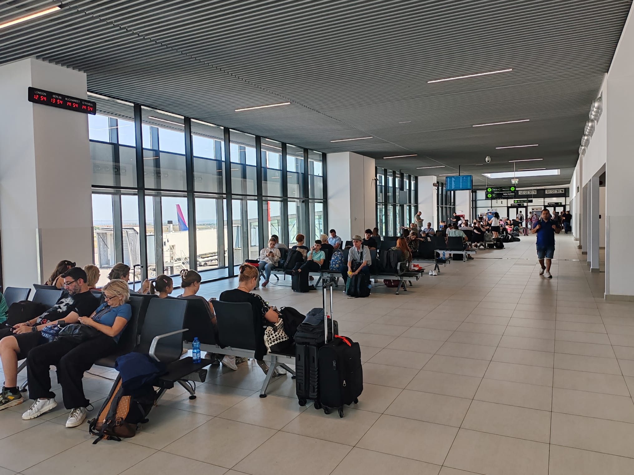 Atenţionare de călătorie MAE: Grevă de 24 de ore, joi, pe aeroportul Charleroi din Belgia