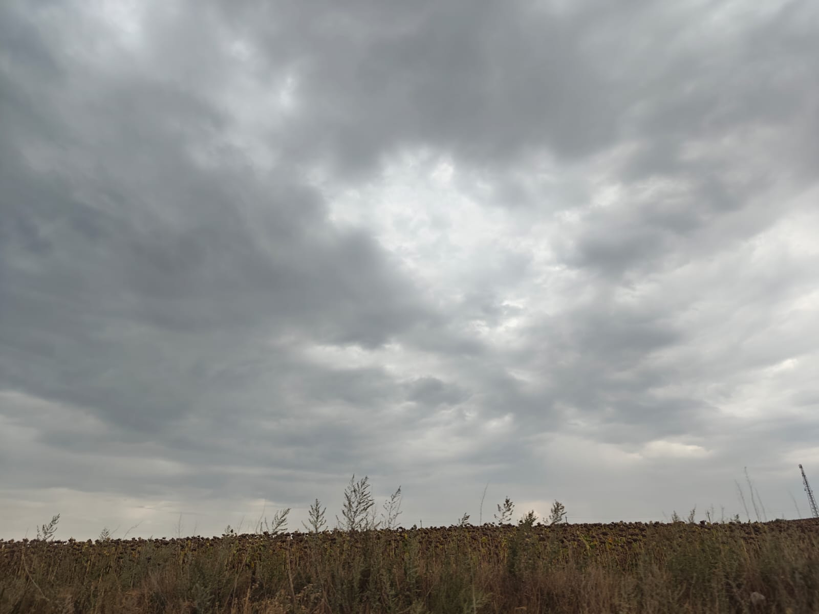 Meteo: Averse însemnate cantitativ în mai multe județe din România