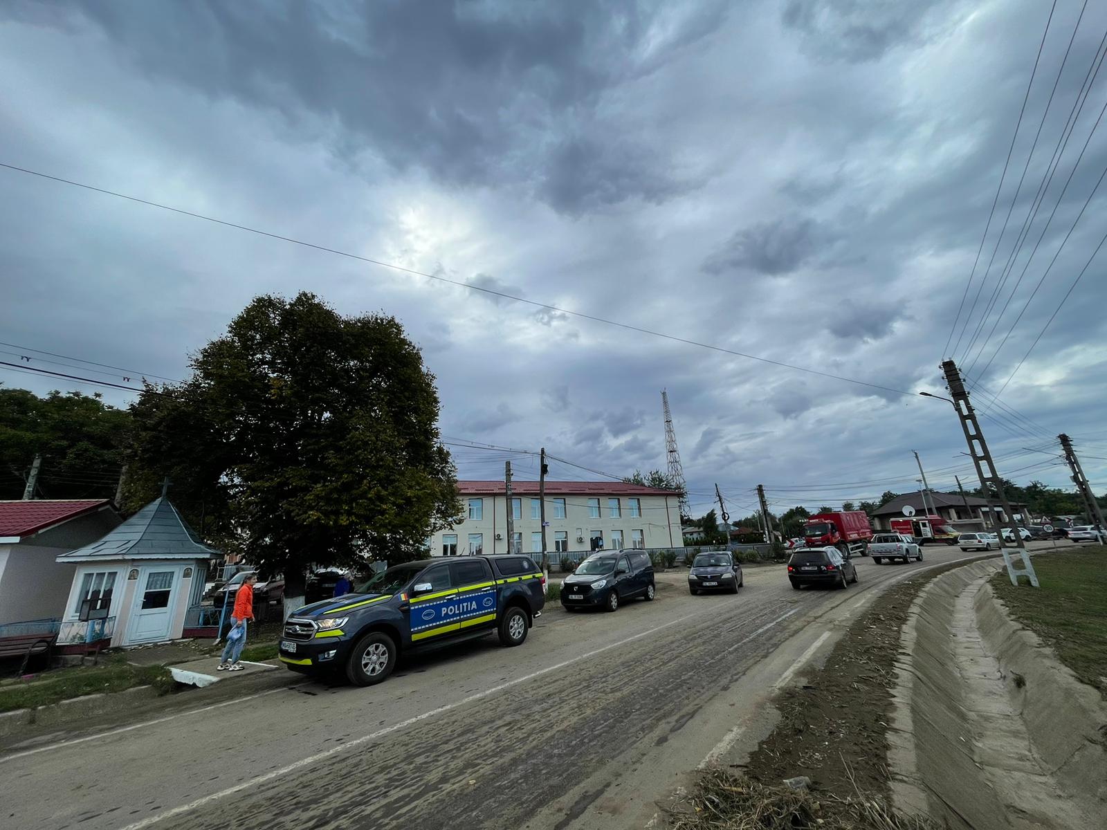 Locuitorii evacuaţi din zonele cu risc crescut de inundaţii din judeţul Galaţi au început să se întoarcă la casele lor