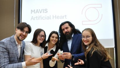 (AUDIO) Iaşi: Cea mai mică inimă artificială din lume, creată de studenţi ai UMF, impresionează specialiştii