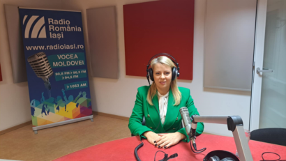 Educație anticorupție la Radio România Iași, în matinal cu Adina Șuhan. Comisarul Anca Vâjiac a trecut pe la Radio