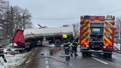 Suceava: Trei morţi, printre care şi un copil, în maşina care a ars după ciocnirea cu o cisternă, pe DN2