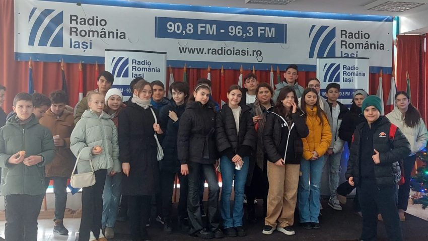 (AUDIO/FOTO) „Școala Altfel” la Radio Iași. Oaspeți, elevi de la Colegiul Național