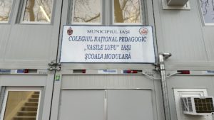 (FOTO/AUDIO) Iași: Clădirea școlii modulare unde vor învăța elevii Colegiului Pedagogic „Vasile Lupu” a fost inaugurată astăzi