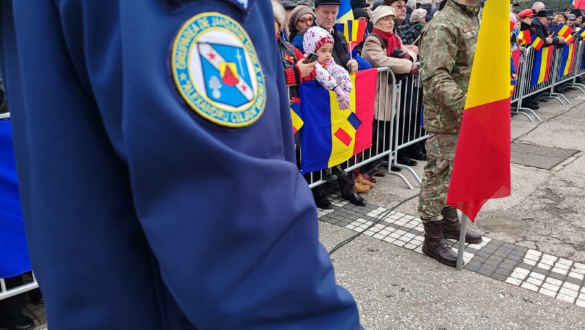 Marş neautorizat prin centrul capitalei până în Piaţa Victoriei al susţintorilor fostului candidat prezidenţial Călin Georgescu