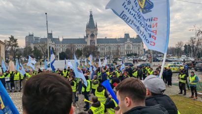 (AUDIO/FOTO) Protest la Iași: Angajații Ministerului de Interne au ieșit în stradă