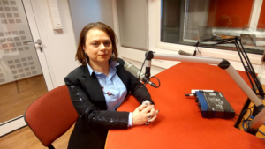 #StareaEducației (INTERVIU) Genoveva Farcaș, profesor de pedagogie: “Numărul orelor pentru fiecare disciplină nu este un indicator neapărat confirmat, într-o calitate superioară a rezultatelor învățării. Încremenirea curriculumului, a conținuturilor, în general, este cel mai mare pericol pe care îl avem noi în zona educațională”