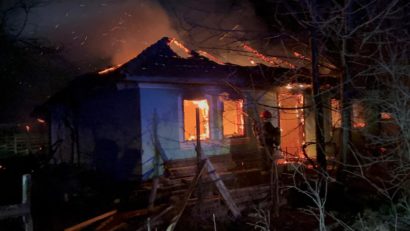 Botoşani: Doi bărbaţi au murit într-un incendiu care le-a cuprins locuinţa, la Mitoc