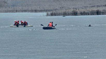 Trei bărbaţi, care pescuiau la copcă, au căzut în râul Siret, după ce gheaţa s-a spart sub ei